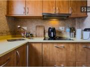 Habitaciones para mujeres en alquiler en piso de 2...