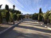 Hacienda con vistas únicas a las montañas y con una...