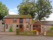 Hacket Lane, Thornbury, 3 Bedroom Detached