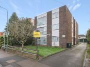 Hadlow Road, Sidcup DA14, 2 bedroom flat to rent...