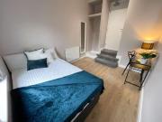 Halsbury Road room, L6