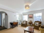 Hampton Court Road, Hampton Court, 1 Bedroom Flat