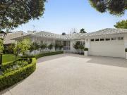 Hamptons Sanctuary in Beleura Hill