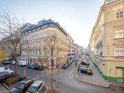 Hannovermarkt* Renovation Opportunity: 2 Room Period...