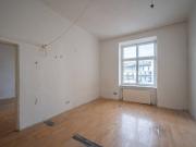 Hannovermarkt* Renovation Opportunity: 3 Room Period...