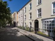 Hanover Court, Hanover Lane off Francis St is for rent