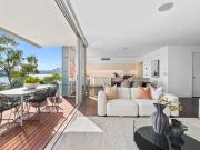 HARBOURFRONT APARTMENT WITH AMAZING WATER VIEWS