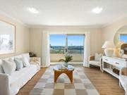 Harbourside living footsteps to waterfront