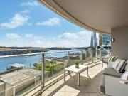 Harbourside living in north facing designer apartment