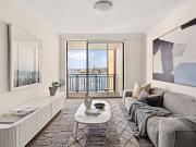 Harbourview 2 bedroom peninsula apartment in waterfront...