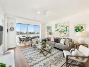 Harbourview Apartment in a Prized Locale