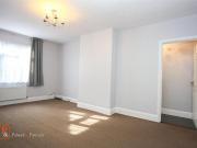 Harwich Road, Colchester, Essex, CO4 2 bed apartment to...