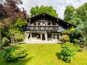 Haus im Alpenstil Schwimmbad, Sauna. auf 1.341 m²