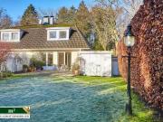 Haus kaufen Hamburg / Wohldorf Ohlstedt Grün gebettetes...