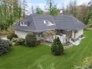 Haus kaufen Trittau Stilvolles Ein /Zweifamilien Haus, Topl.