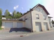 Haus mit 6 Garagen