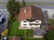 Haus mit großem Grundstück zu vermieten 3 WOHNUNGEN,...