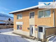 Haus mit Wohnung und Gewerbe