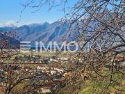 Haus mit zwei Wohnungen: in der einen wohnen, mit der...