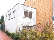 Haus, Reihenendhaus mit Anbau und Garage