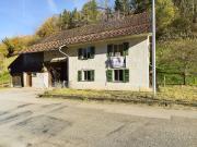 Haus zum Renovieren mit großem Grundstück