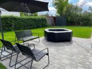 Haushälfte mit Whirlpool + Garten 2 Zimmer 60qm Haus...