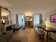 Haussmannian apartment on a private square with hight...