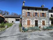 HAUTE VIENNE Maison en pierre mitoyenne avec deux...