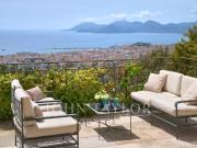 Hauteurs de Cannes Sublime vue mer pour cette magnifique...