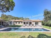 Havre de paix à mi chemin entre le village de Saint...