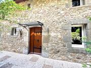 Havre de paix, un magnifique ensemble en pierres sans...