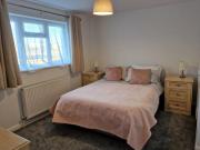 Hawthorn Way, Shepperton TW17, 2 bedroom flat to rent...