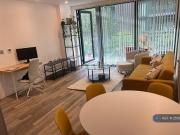 Hawthorne Crescent, London, 1 Bedroom Flat