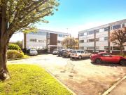 Hazelbank Court, Chertsey KT16, 2 bed flat to rent,...