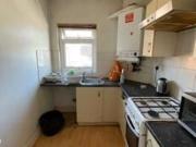 Hazelbury Crescent LU1, 2 bed flat to rent, £1,250 pcm |...