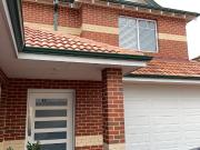 Head turning Style, Extraordinary Location