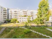 Heart of Berlin: Modern Apartment with balcony in Mitte,...