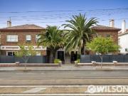 Heartwarming Art Deco Living With Bayside Appeal