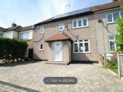 Heaton Avenue, Romford RM3, 3 bed semi detached house to...