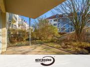 HELL & FREUNDLICH – BEZUGSFREI – GROSSE TERRASSE –...