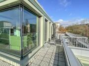 Hell + Hochwertig + Dachterrasse