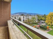 HELL MIT BALKON UND IN DER NÄHE VON O.I