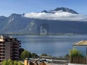 HELL MIT UNGLAUBLICHEM BLICK AUF DEN SEE UND DIE BERGE