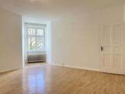 Helle 1,5 Zimmer Altbauwohnung mit separater Küche und...