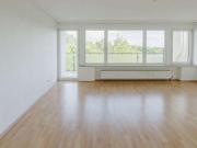 Helle 1,5 Zimmer Wohnung mit Balkon, Schwimmbad und Sauna