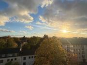 Helle 1 Zimmer Wohnung mit Balkon & toller Aussicht in... Helle 1 Zimmer Wohnung mit Balkon & toller Aussicht in...