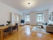 Helle, 2018 sanierte Altbauwohnung Nähe Urania