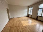 HELLE 2,5 Zimmer Wohnung 2. Liftstock S Bahn und U3