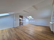 Helle 2,5 Zimmer Wohnung mit Balkon und Garage:...