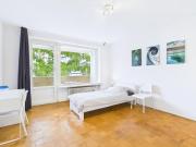 Helle 2,5 Zimmer Wohnung mit Loggia. Ideal für Singles &...